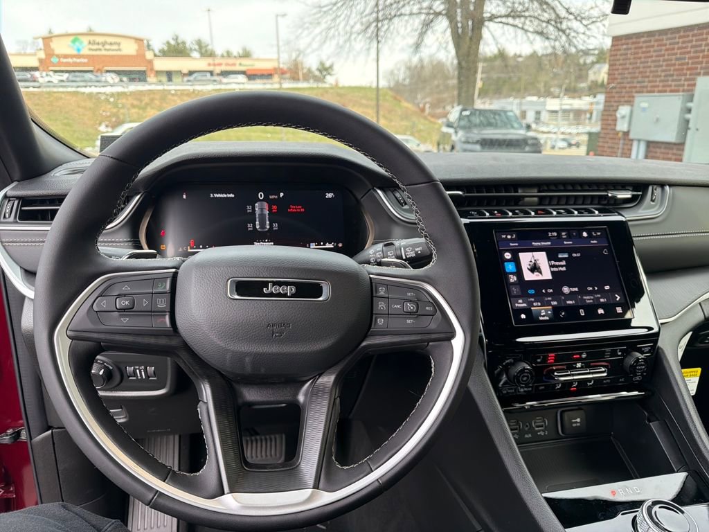 New 2025 Jeep Grand Cherokee Altitude image 15