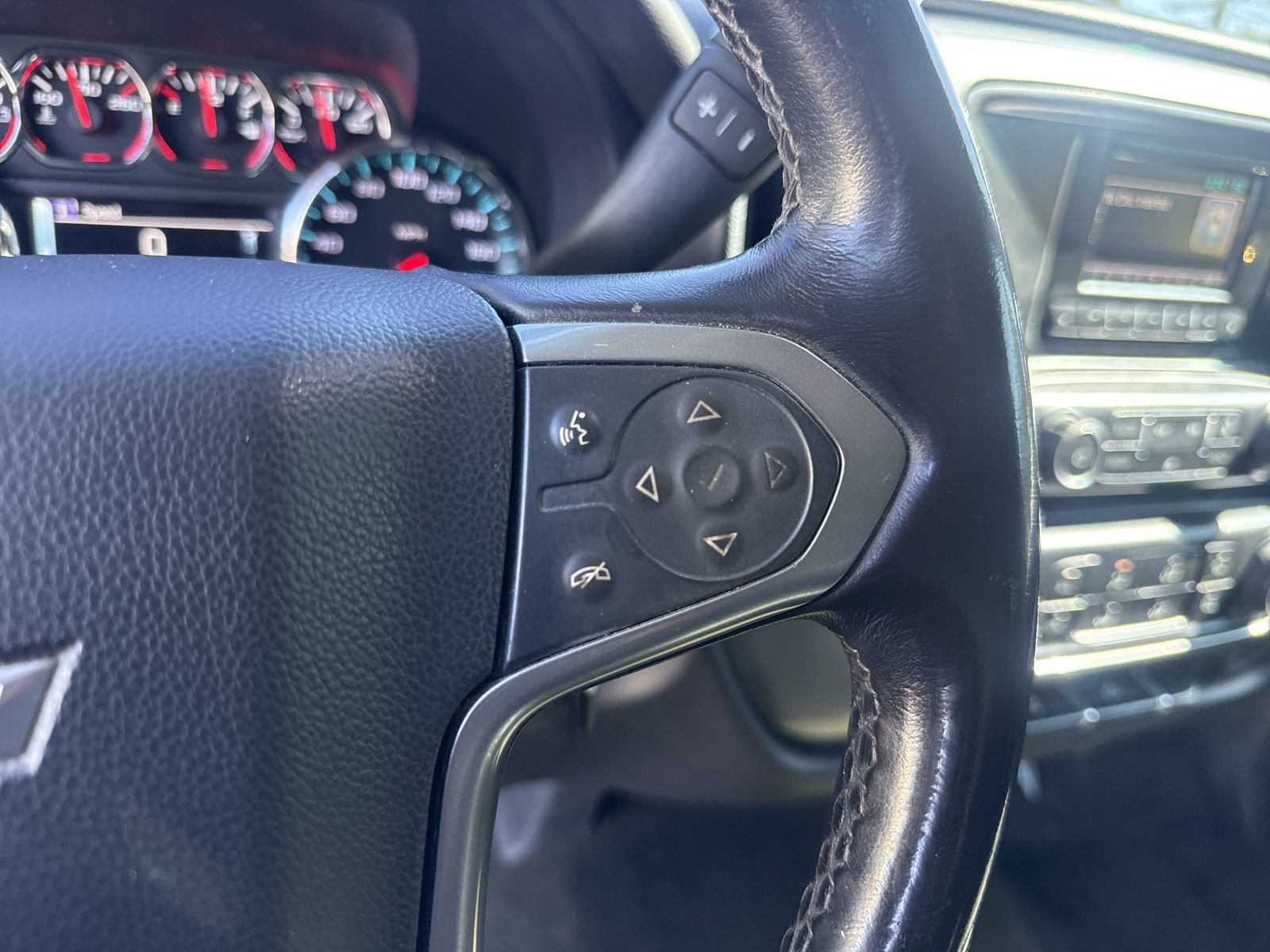 Used 2015 Chevrolet Silverado 1500 LT AWD/4WD image 13