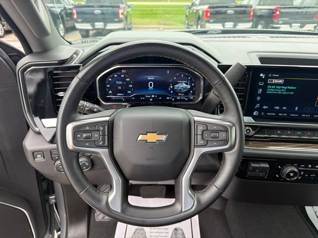 Used 2025 Chevrolet Silverado 1500 LT AWD/4WD image 25