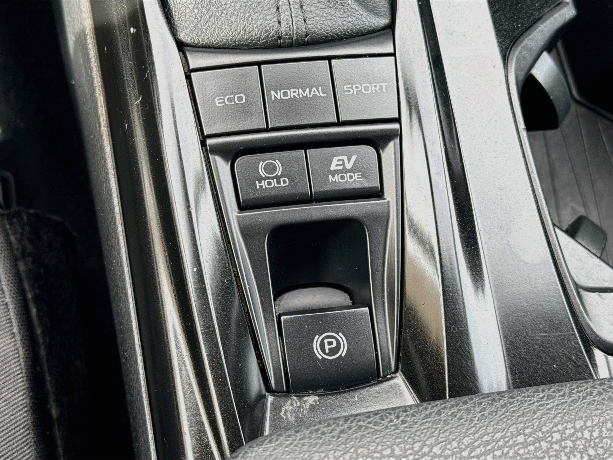 Used 2025 Toyota Camry LE FWD image 26