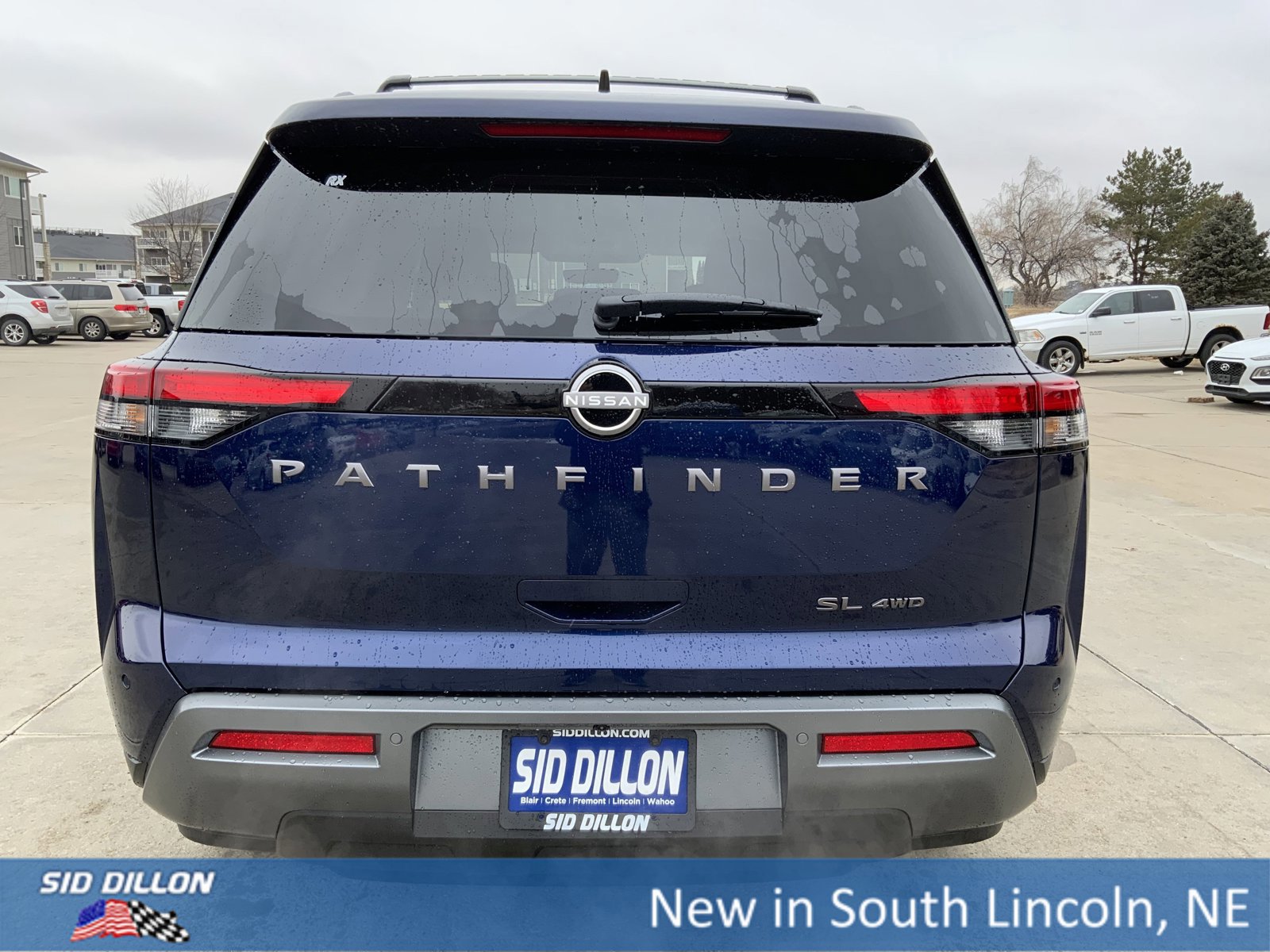 New 2026 Nissan Pathfinder SL image 4