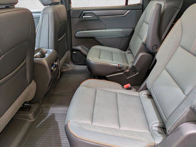 New 2026 GMC Acadia AT4 w/ Luxury Package AWD/4WD image 13