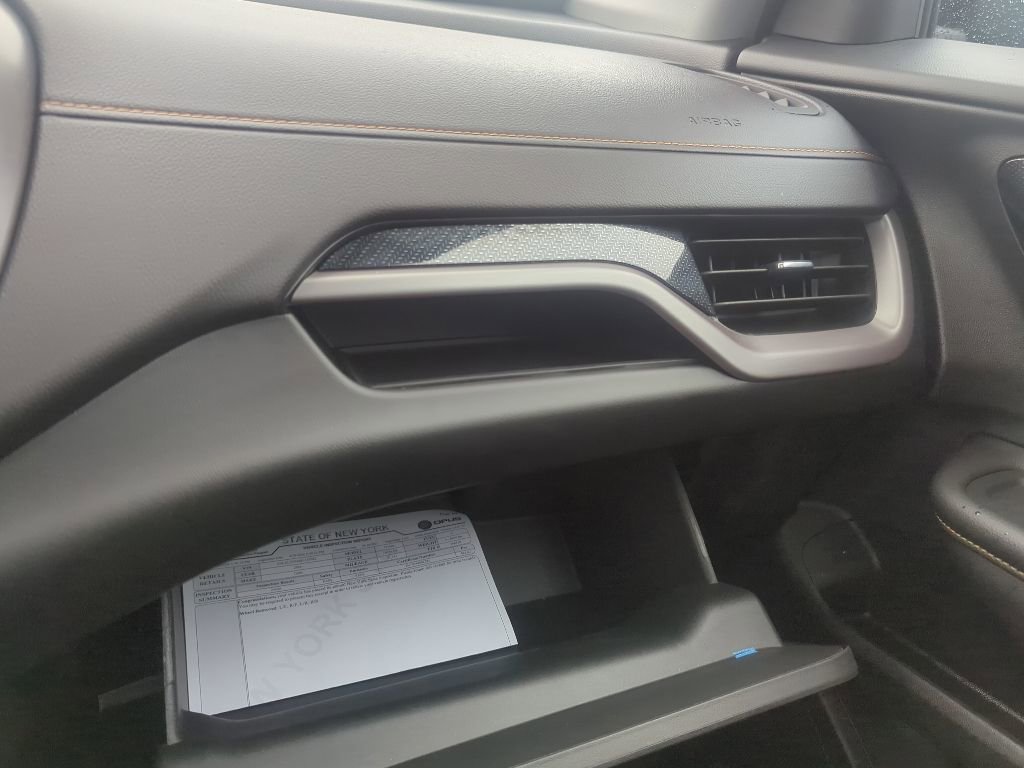Certified 2024 GMC Terrain AT4 w/ Infotainment Package II AWD/4WD image 36