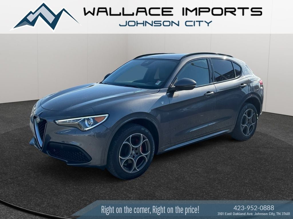 Used 2023 Alfa Romeo Stelvio Ti AWD/4WD image 2