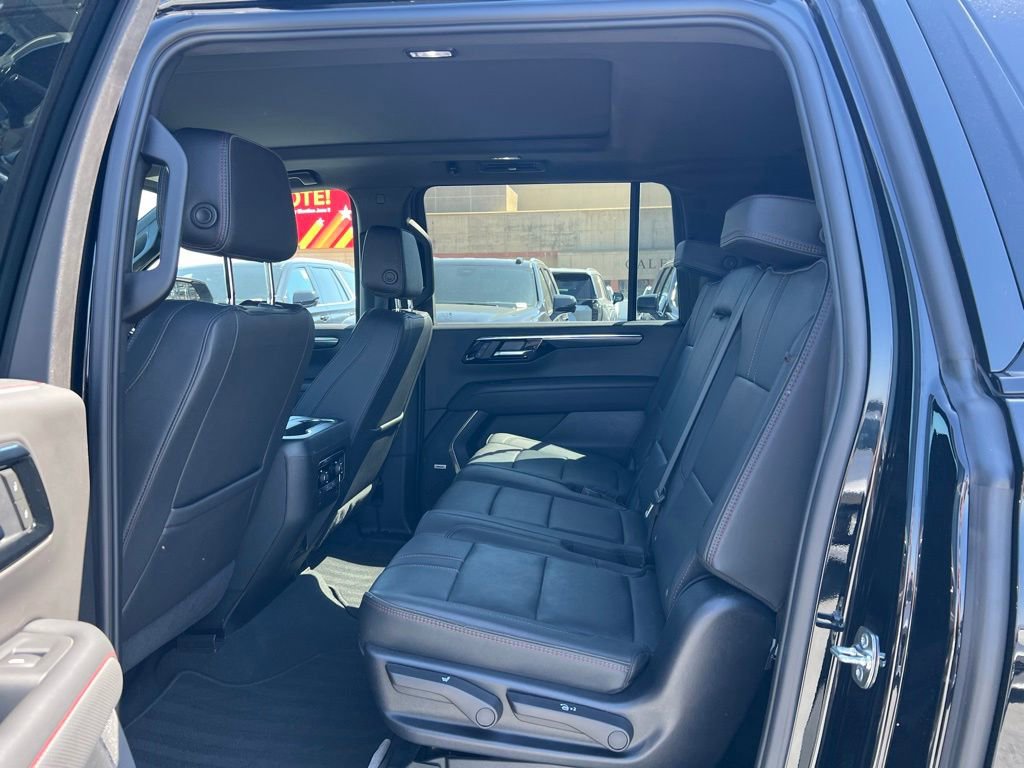 Used 2025 Chevrolet Suburban RST w/ Comfort Package AWD/4WD image 12