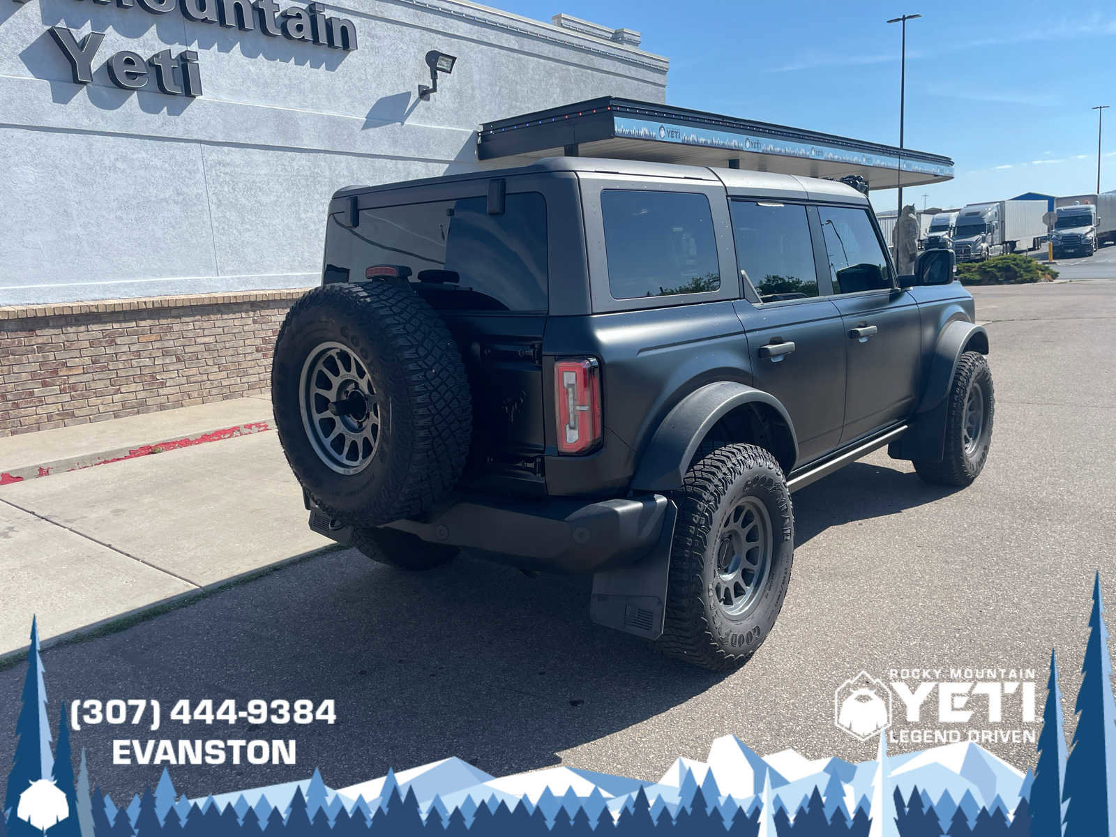 Used 2023 Ford Bronco Wildtrak image 3