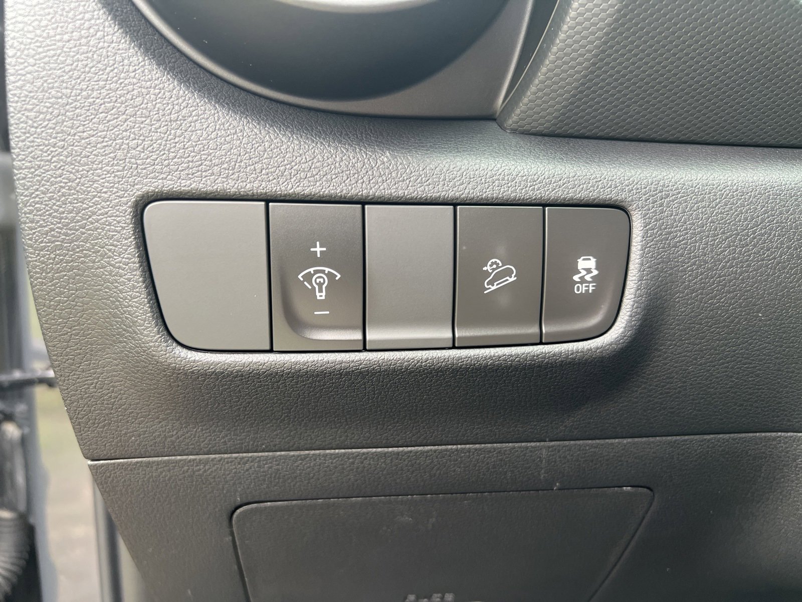 Used 2023 Hyundai Kona SEL image 17