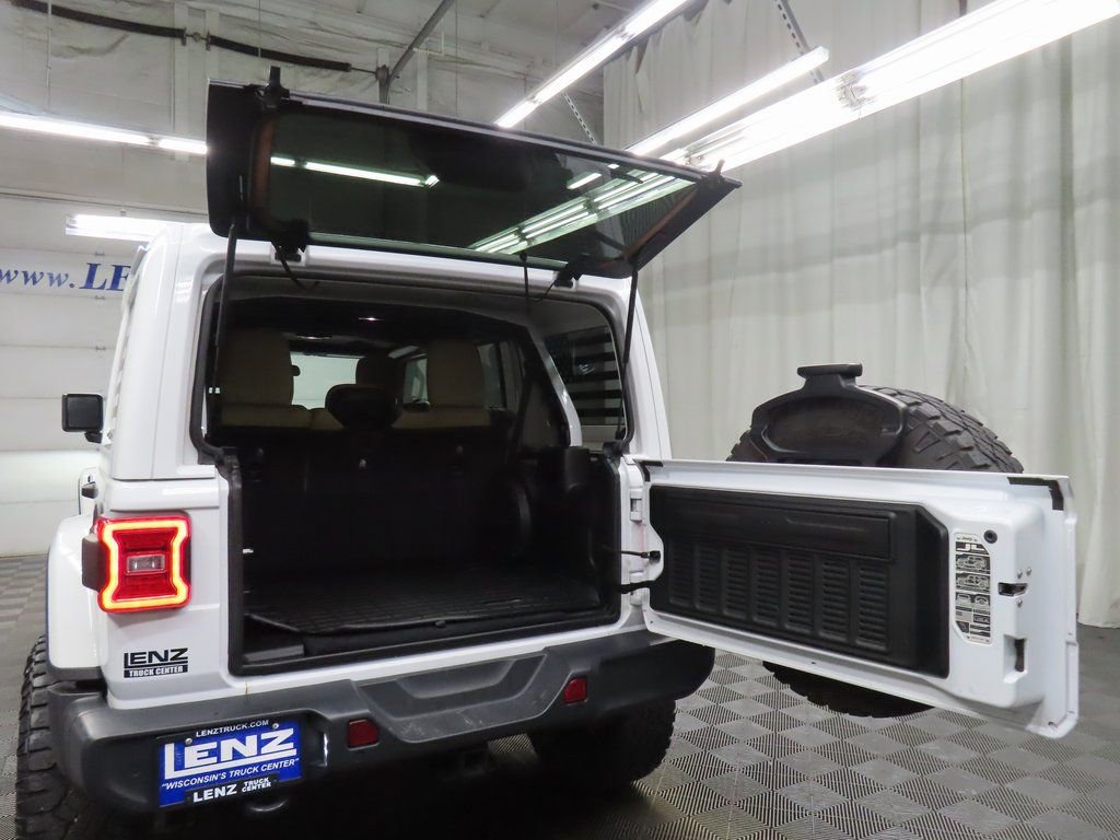 Used 2018 Jeep Wrangler Unlimited Sahara w/ Cold Weather Group image 29