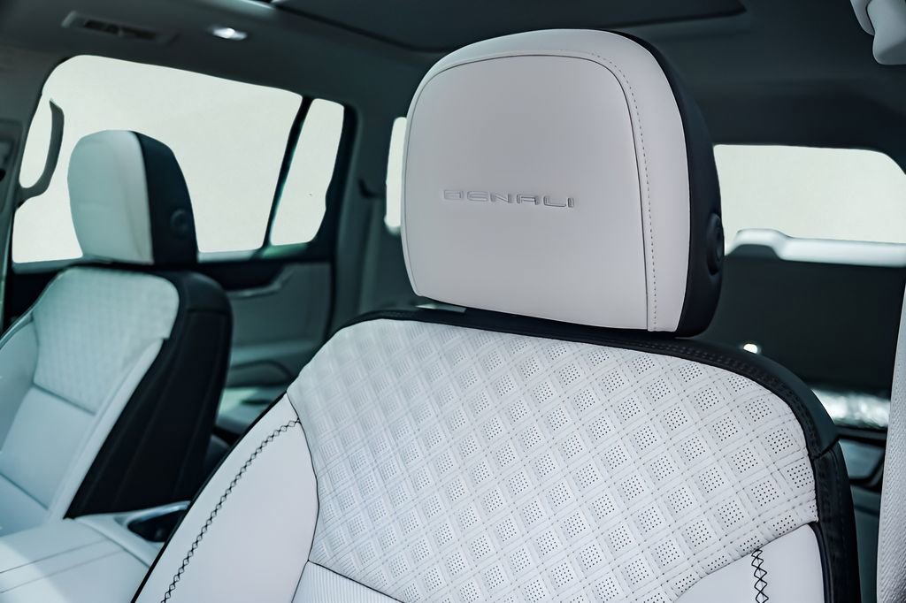New 2026 GMC Acadia Denali w/ Super Cruise Package FWD image 11