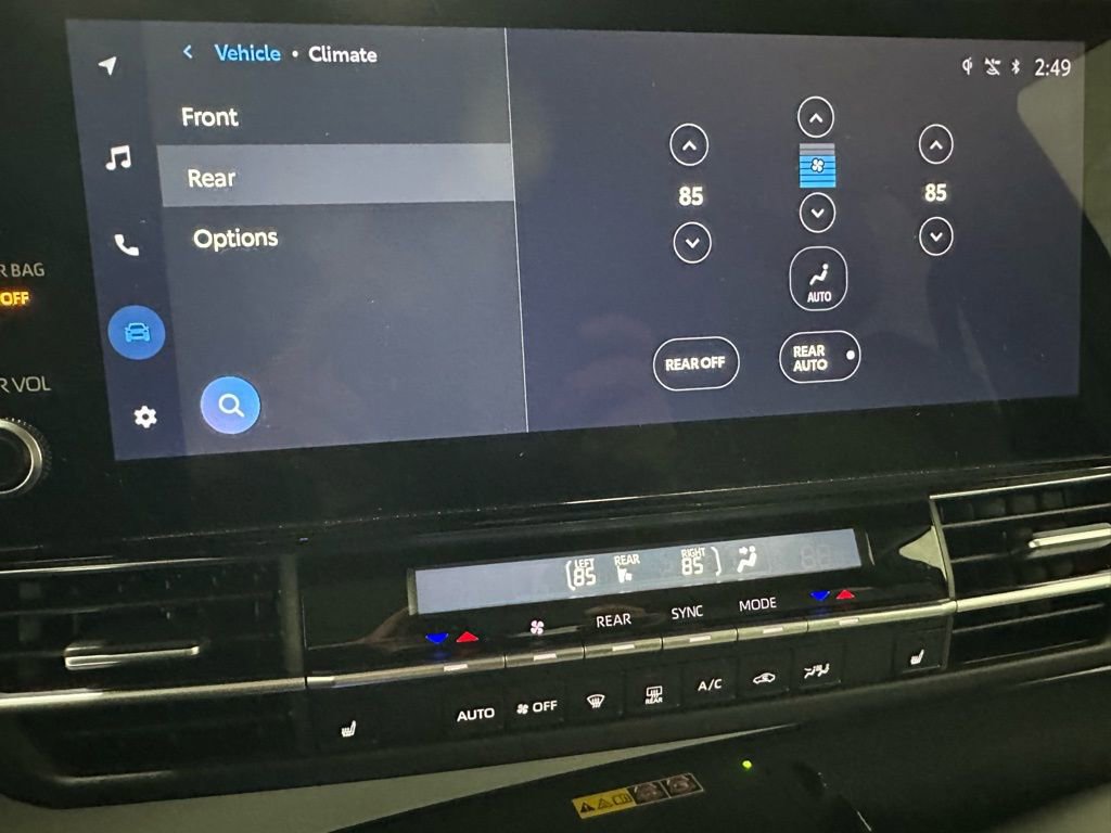 Used 2025 Toyota Sienna XLE image 32