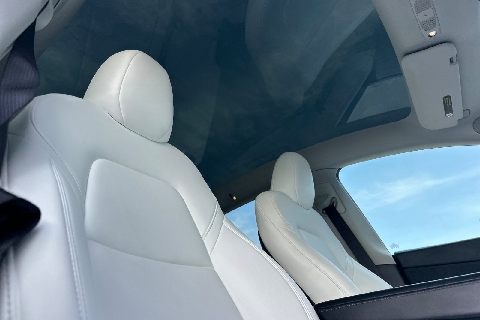 Used 2025 Tesla Model Y Long Range image 22