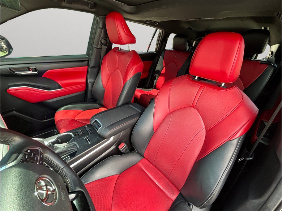 Used 2021 Toyota Highlander XSE FWD image 17