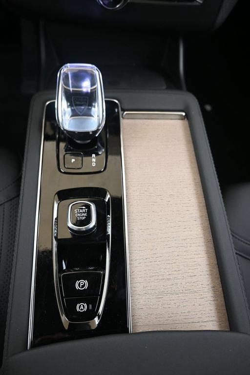New 2026 Volvo XC90 B6 Plus w/ Protection Package Premier AWD/4WD image 36