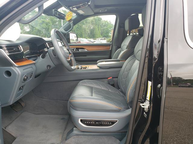 Used 2024 Jeep Grand Wagoneer Series III w/ Rear Seat Video Group 1 AWD/4WD image 9