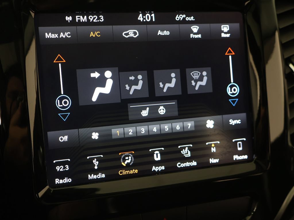 Used 2019 Jeep Cherokee Limited AWD/4WD image 48