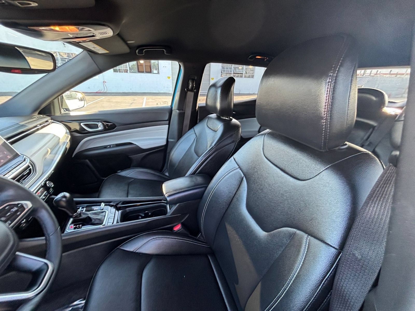Used 2025 Jeep Compass Limited AWD/4WD image 36