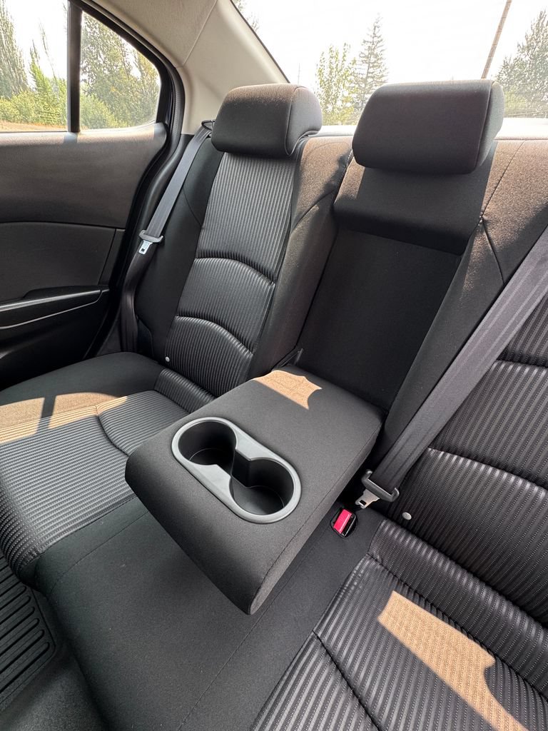 Used 2016 MAZDA MAZDA3 i Touring FWD image 23