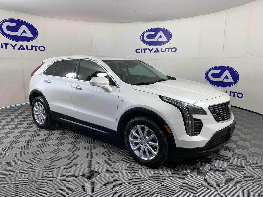 Used 2021 Cadillac XT4 Luxury w/ Cold Weather Package FWD image 1