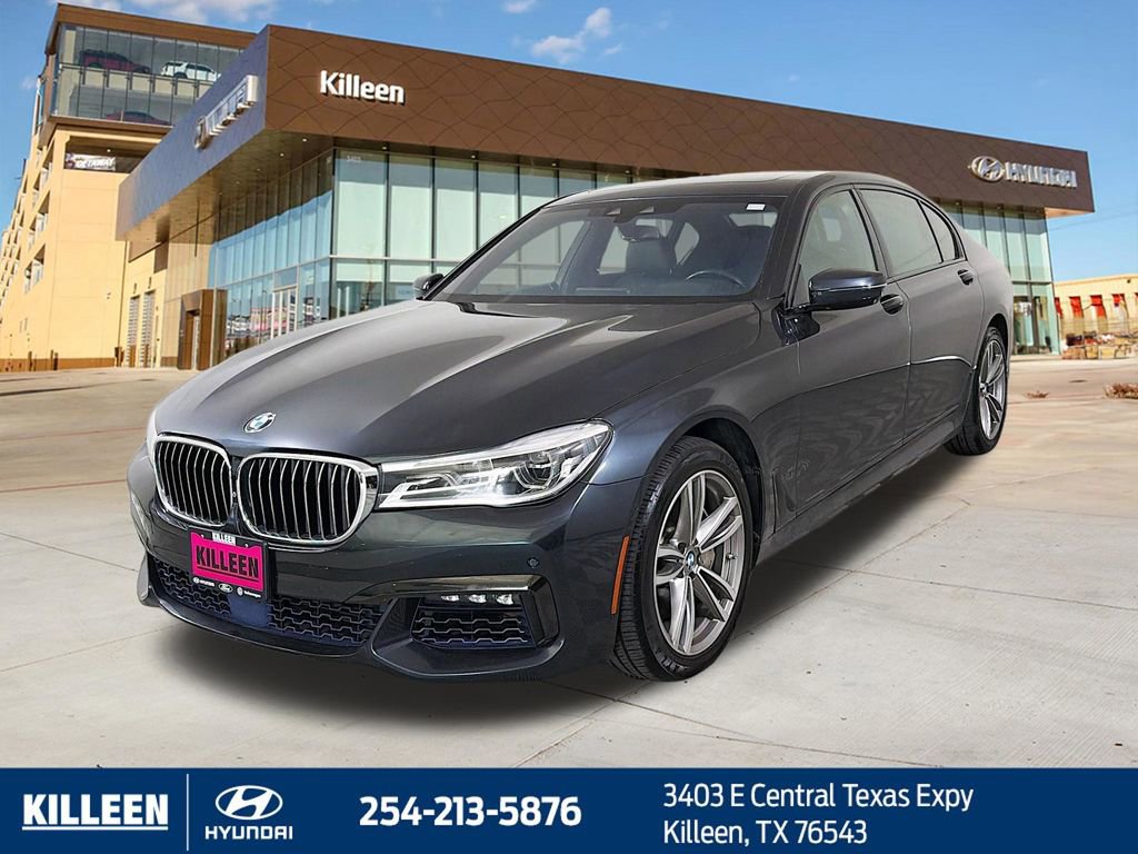 Used 2017 BMW 750i xDrive image 3