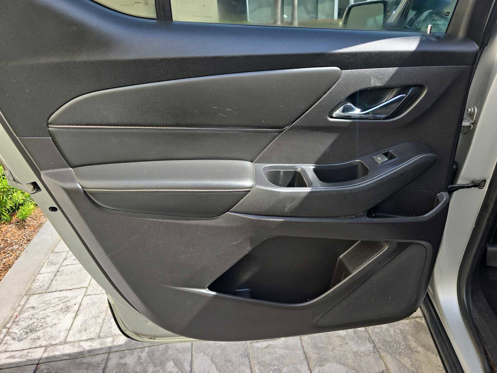 Used 2018 Chevrolet Traverse LT image 13