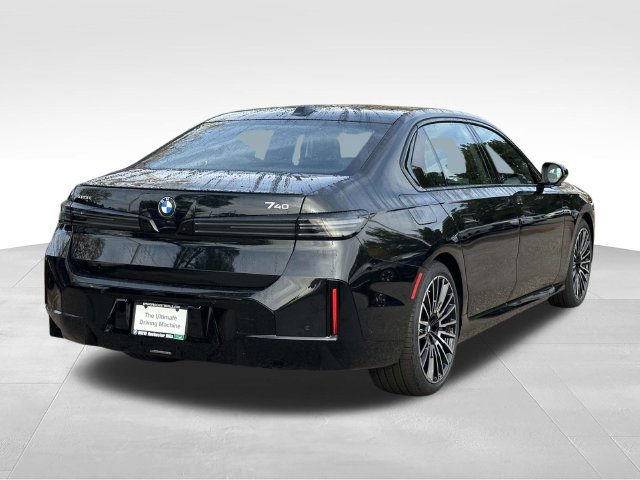 New 2027 BMW 740i xDrive w/ Executive Package AWD/4WD image 4