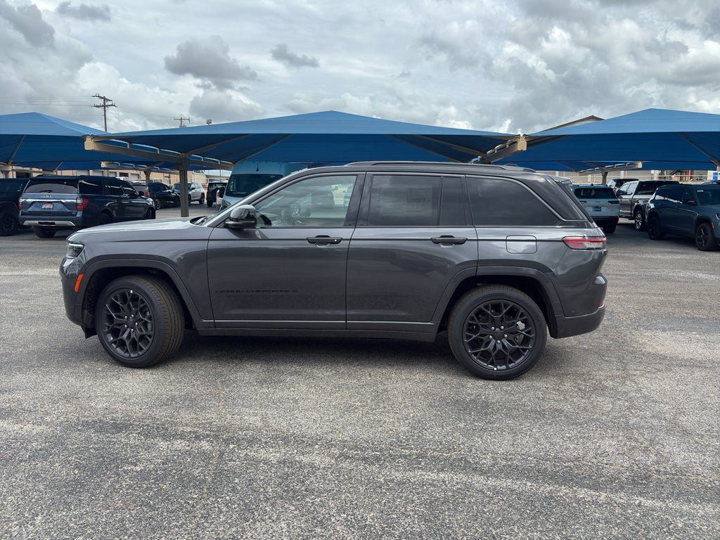New 2026 Jeep Grand Cherokee Summit w/ Obsidian Package AWD/4WD image 8