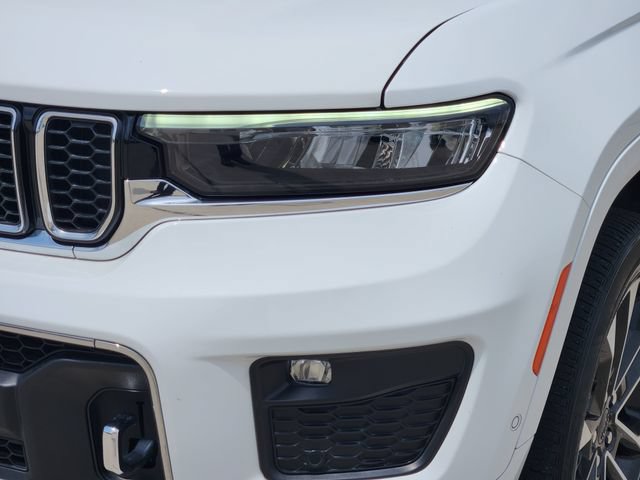 Used 2022 Jeep Grand Cherokee Overland w/ Luxury Tech Group IV AWD/4WD image 9