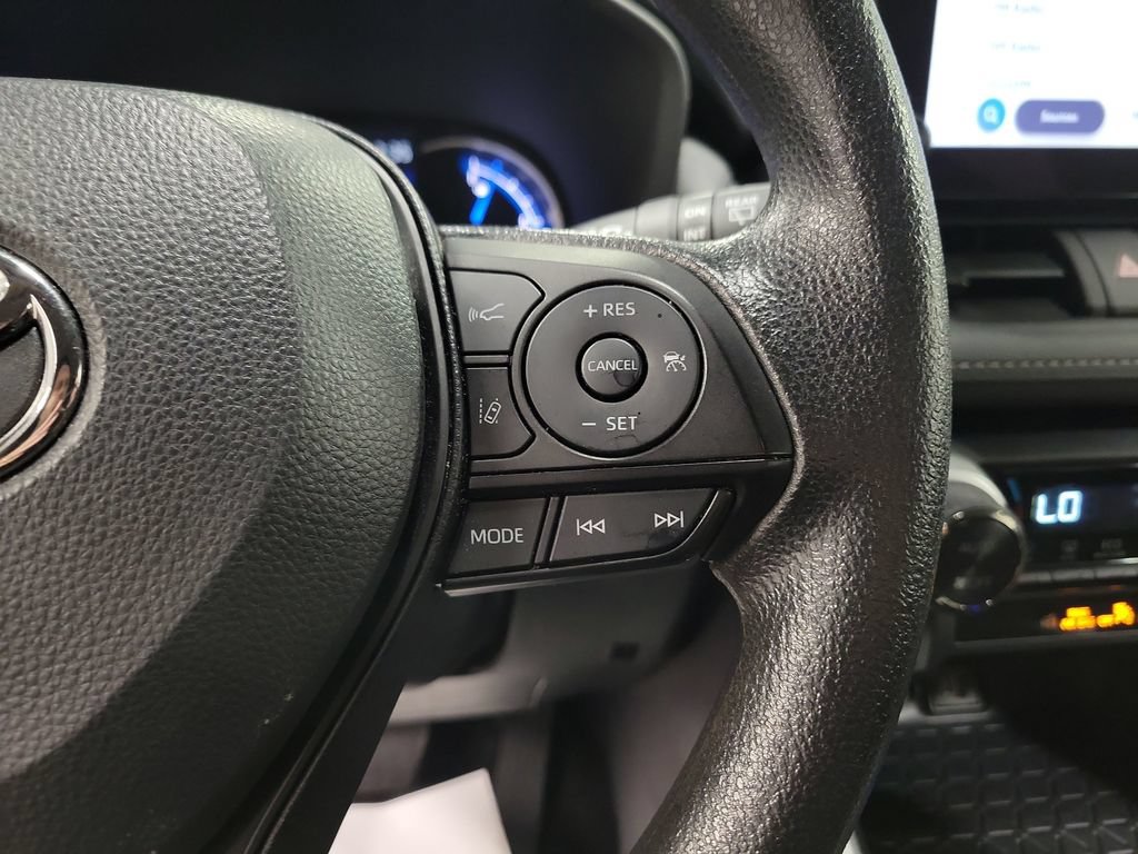 Used 2025 Toyota RAV4 XLE AWD/4WD image 26