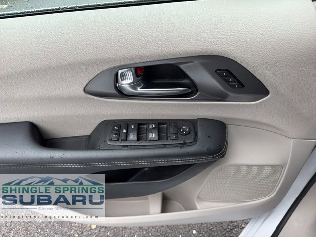 Used 2024 Chrysler Pacifica Touring-L FWD image 29