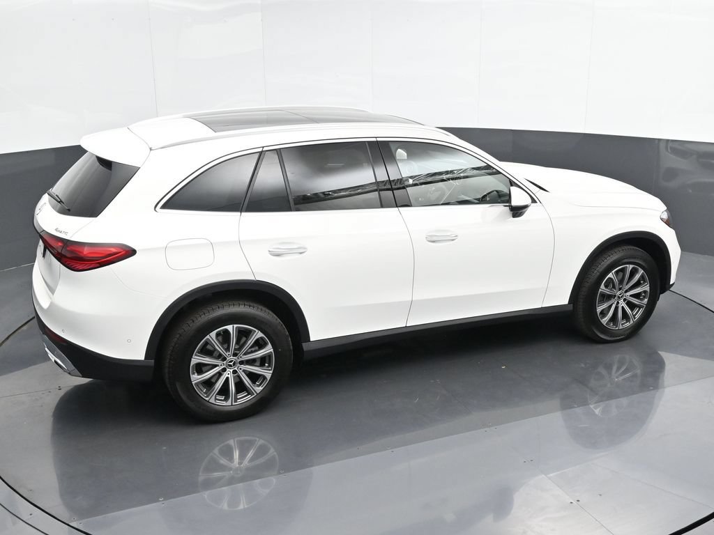 Used 2025 Mercedes-Benz GLC 300 4MATIC image 37