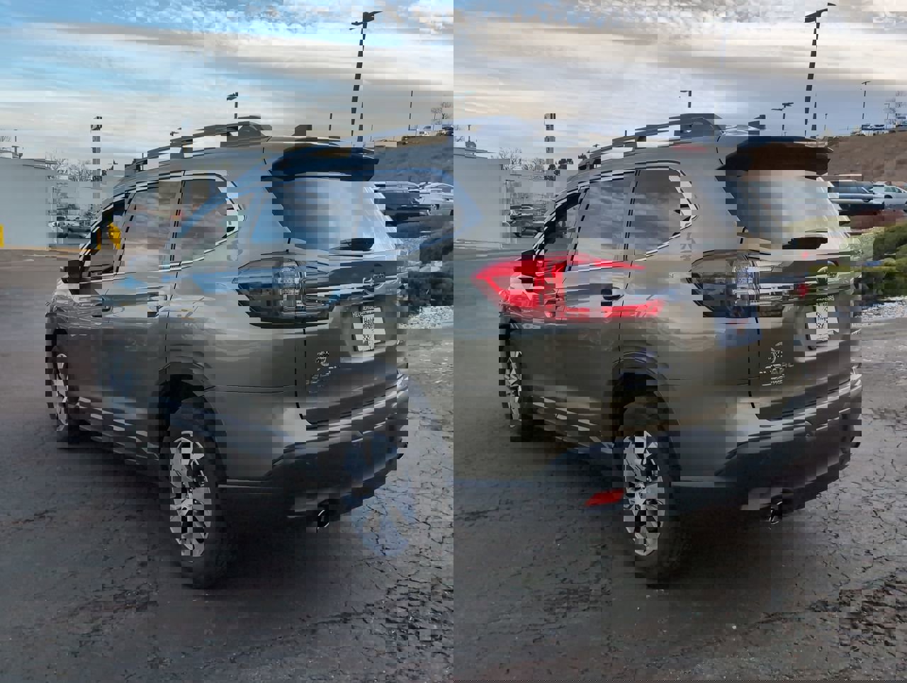 Used 2024 Subaru Ascent Premium w/ Convenience Package image 5