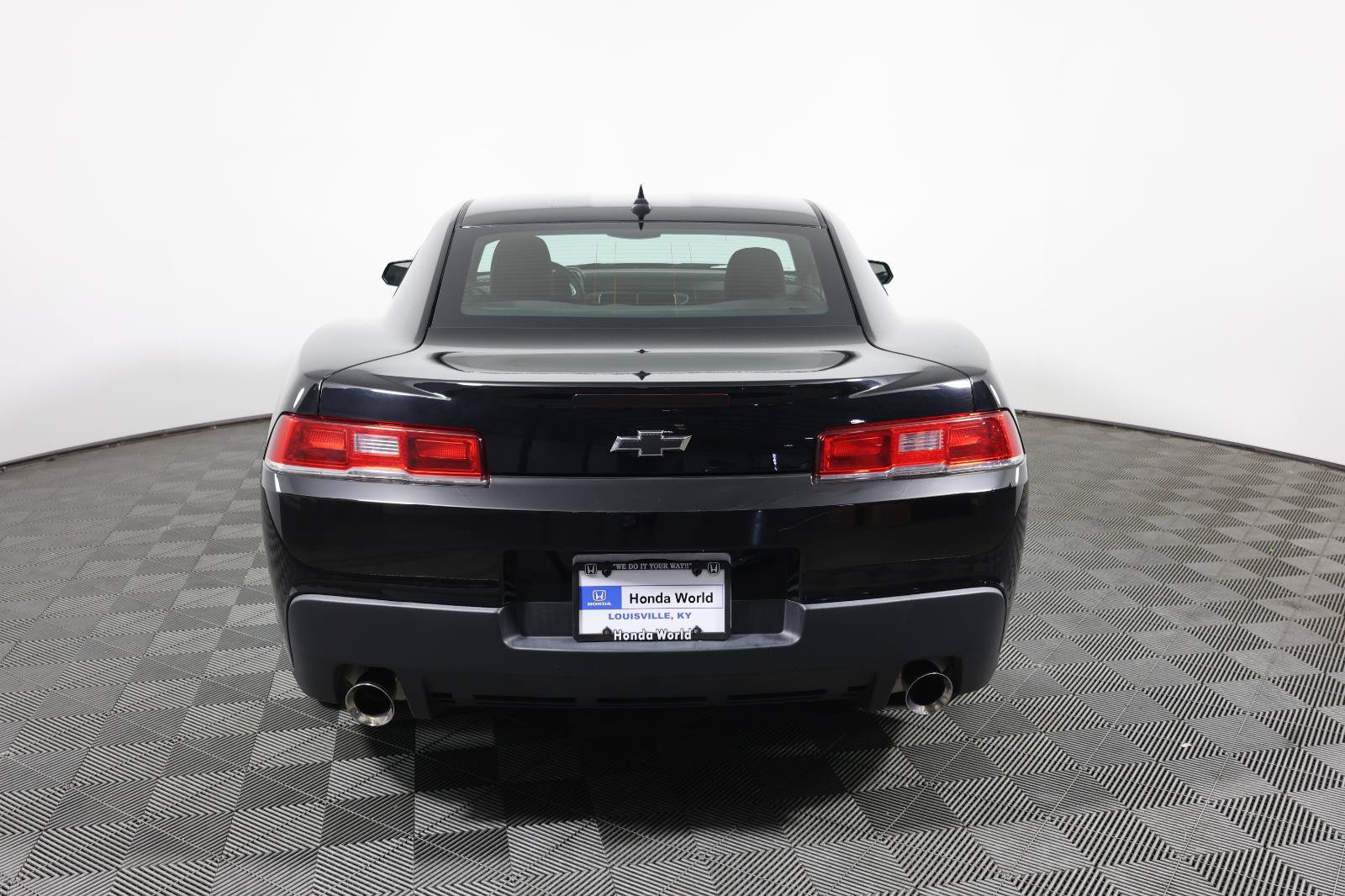 Used 2015 Chevrolet Camaro LS RWD image 6