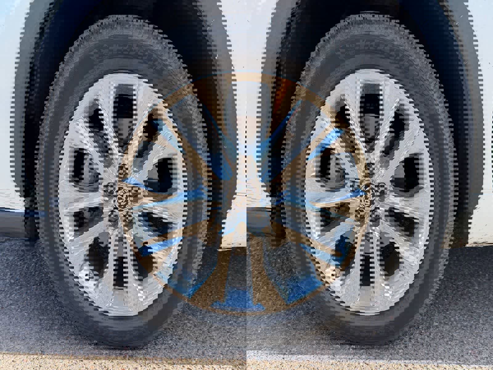 Used 2020 Toyota Highlander Limited FWD image 7