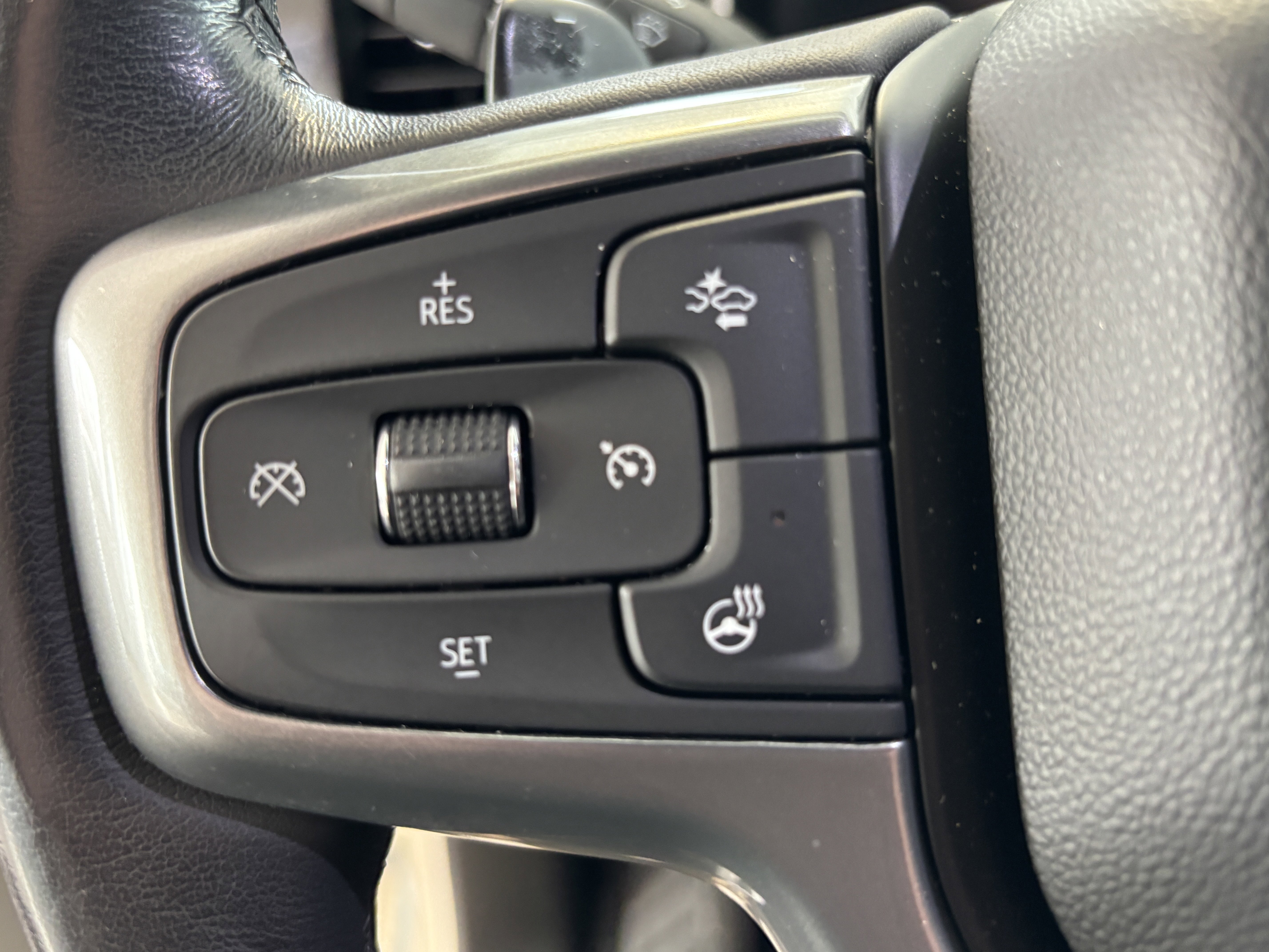 Used 2023 Chevrolet Silverado 1500 LTZ w/ Technology Package image 9