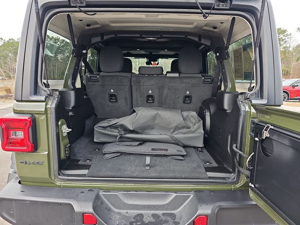 Used 2024 Jeep Wrangler Unlimited Rubicon 4xe w/ Technology Group image 15