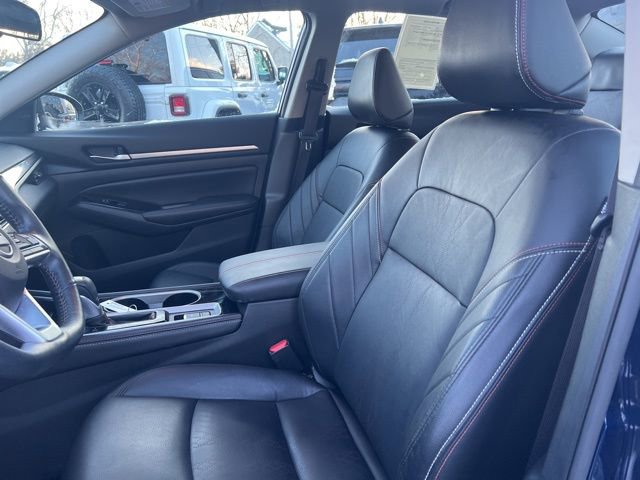 Used 2024 Nissan Altima 2.0 SR image 3