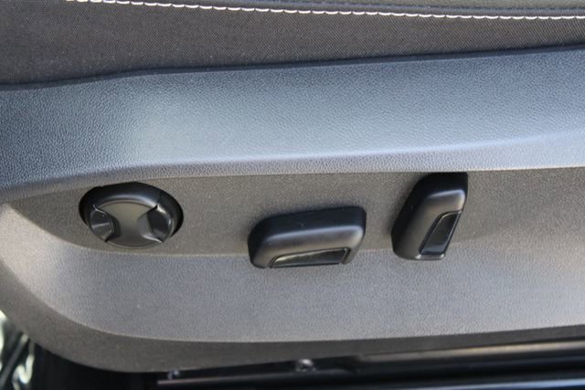 Used 2023 Volkswagen Taos SE image 35