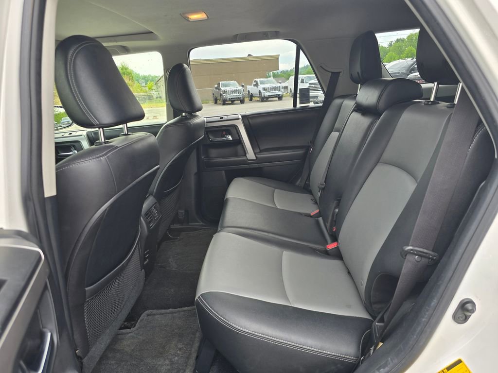 Used 2016 Toyota 4Runner SR5 Premium RWD image 10
