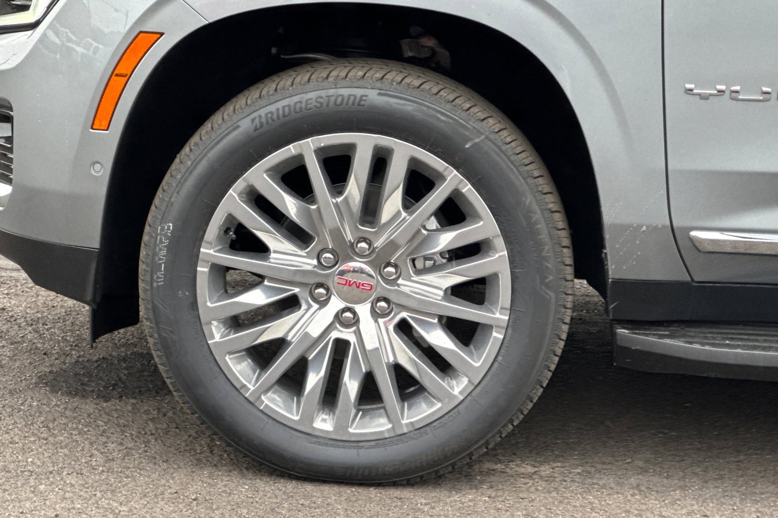 New 2025 GMC Yukon XL Elevation image 32