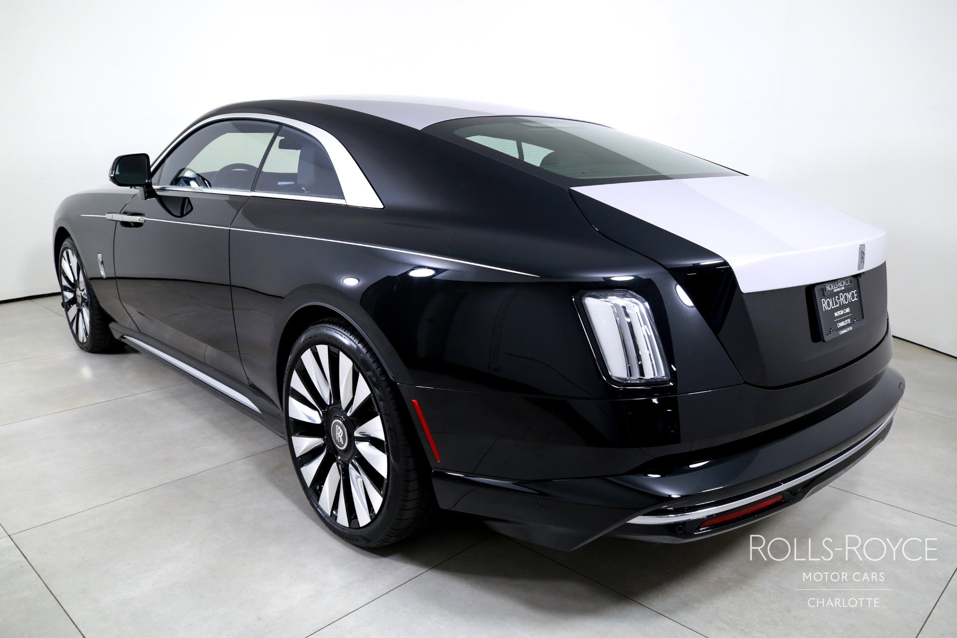 Used 2025 Rolls-Royce Spectre w/ Spectre Launch Package image 8