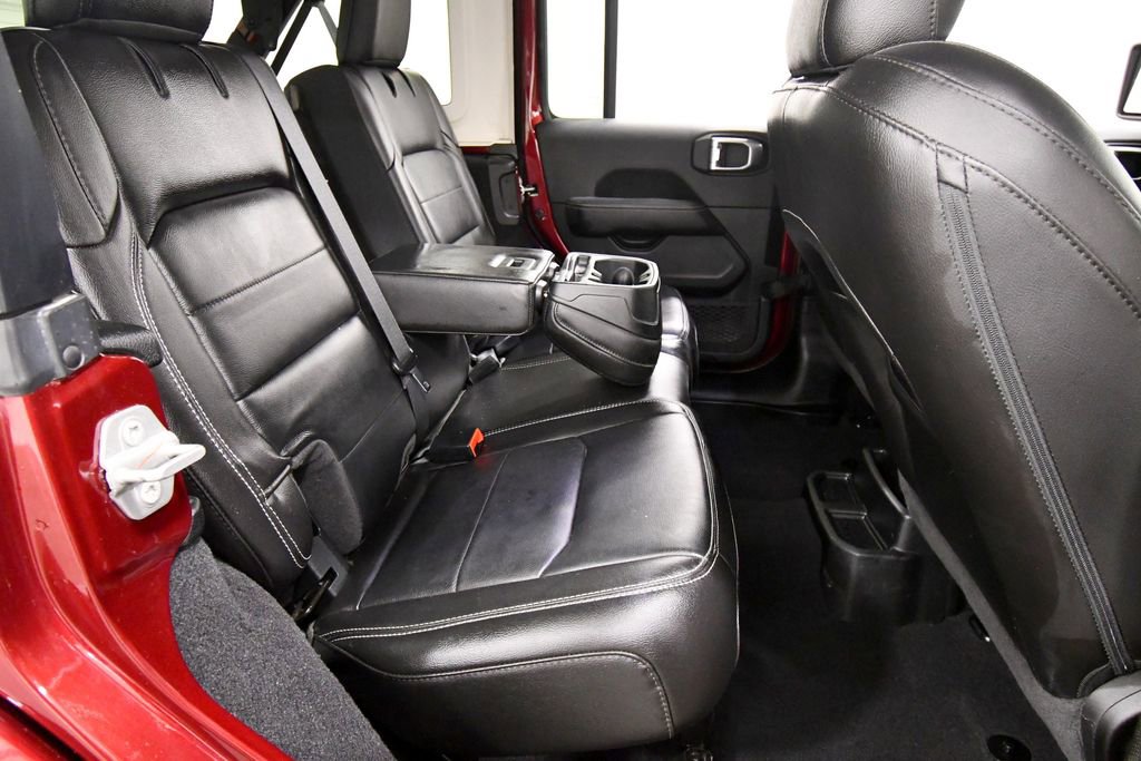 Used 2021 Jeep Wrangler Unlimited Sahara w/ Dual Top Group AWD/4WD image 17