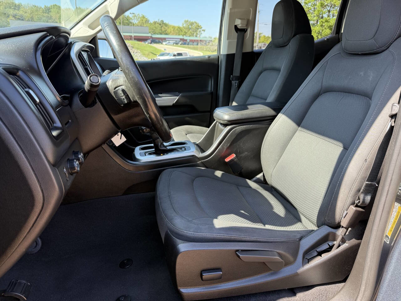 Used 2019 Chevrolet Colorado LT w/ Safety Package image 16