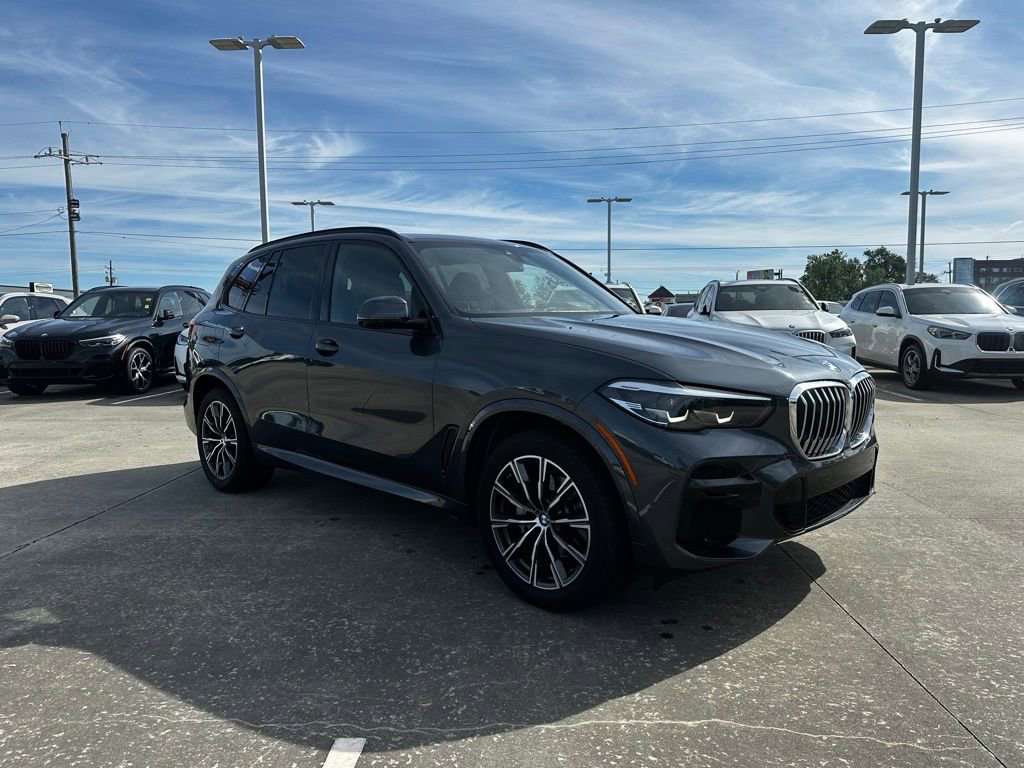 Used 2022 BMW X5 sDrive40i w/ M Sport Package image 3