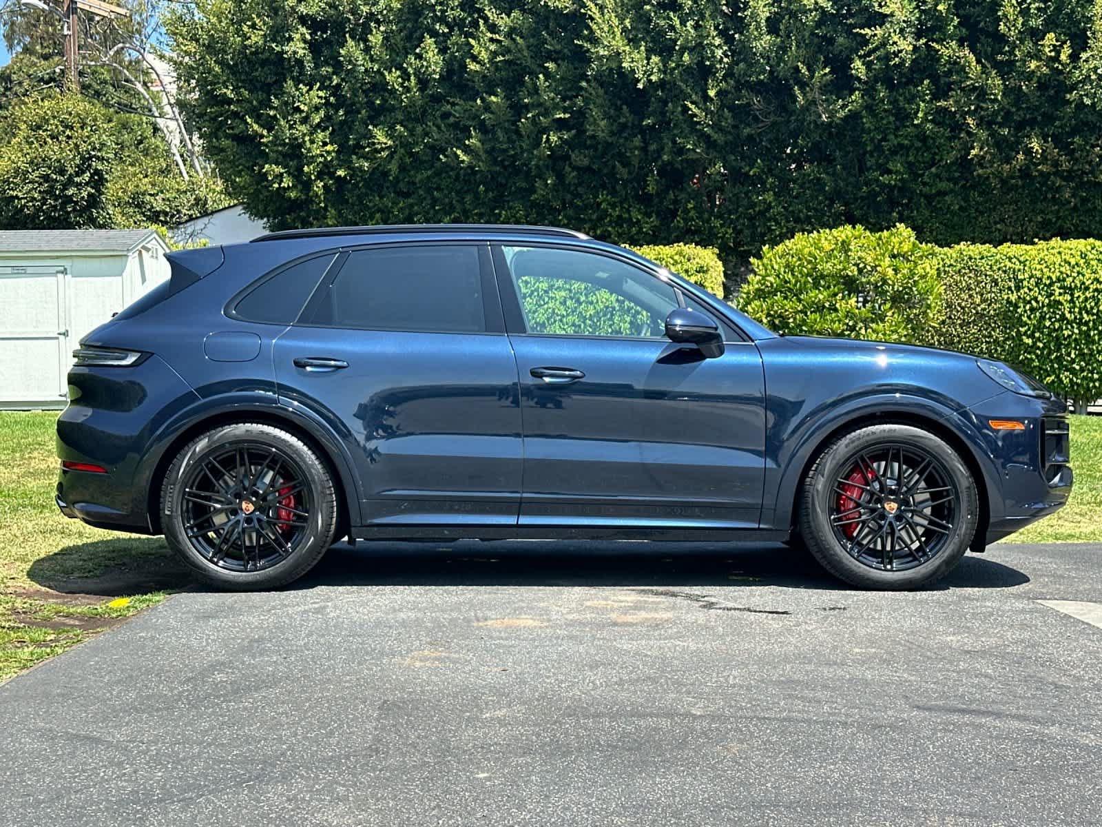 New 2026 Porsche Cayenne GTS AWD/4WD image 9