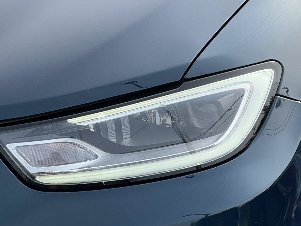 Used 2025 Chrysler Pacifica Limited FWD image 6
