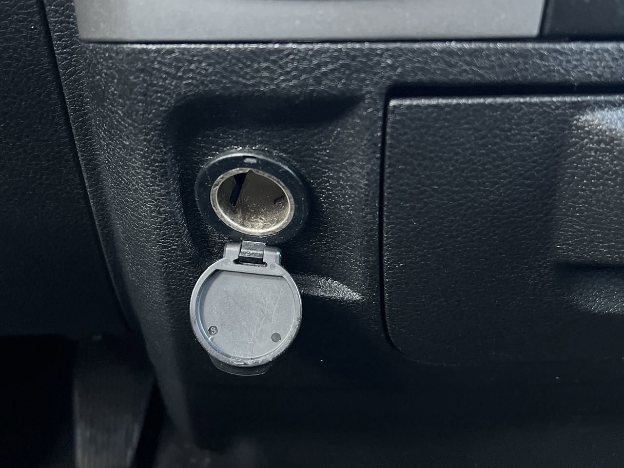 Used 2019 RAM 1500 Classic SLT image 9