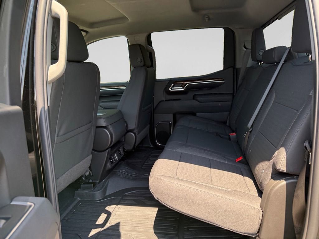 New 2026 GMC Sierra 1500 SLE w/ X31 Off-Road Package AWD/4WD image 16