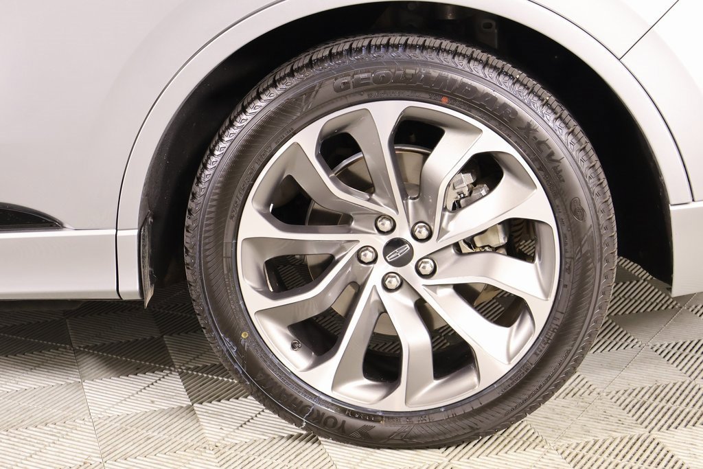 Used 2020 Lincoln Aviator Grand Touring w/ Equipment Group 302A image 21