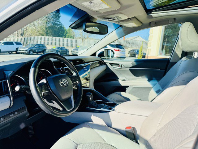 Used 2020 Toyota Camry XSE image 5