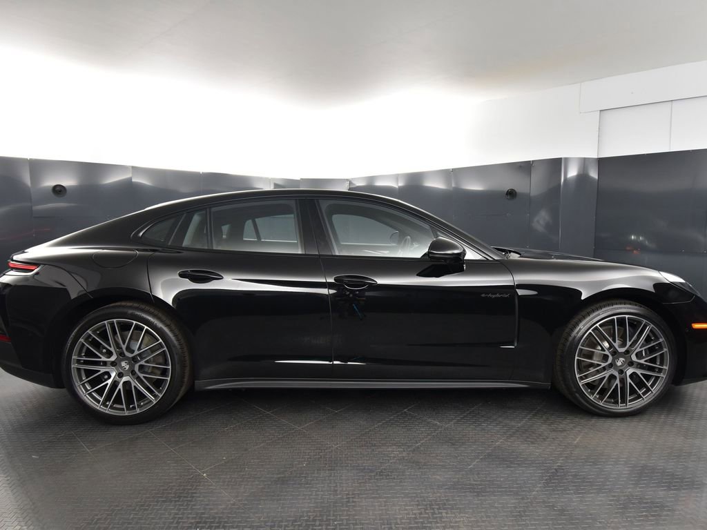 New 2025 Porsche Panamera 4 image 8